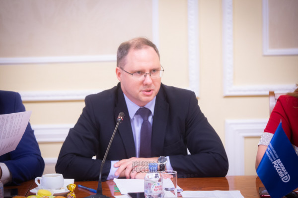 Заместитель министра промышленности и торговли Алексей Груздев предложил  Максиму Загорнову «вместе открыть двери для бизнеса»