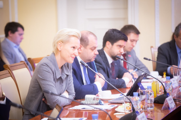 Заместитель министра промышленности и торговли Алексей Груздев предложил  Максиму Загорнову «вместе открыть двери для бизнеса»