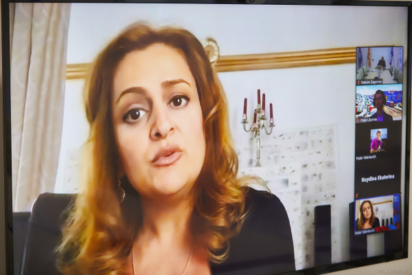 Максим Загорнов провел мастер-класс по сотрудничеству с ОАЭ на «Международном дне импорта и экспорта»