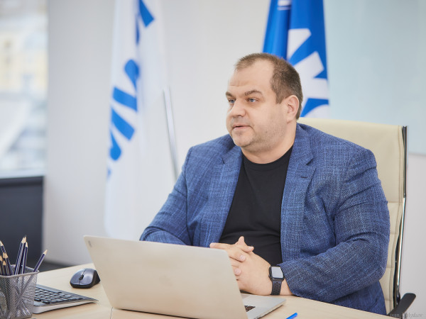 Максим Загорнов провел мастер-класс по сотрудничеству с ОАЭ на «Международном дне импорта и экспорта»