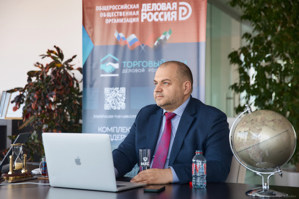 Сегодня день рождения отмечает бизнес-посол "Деловой России" в ОАЭ Максим Загорнов