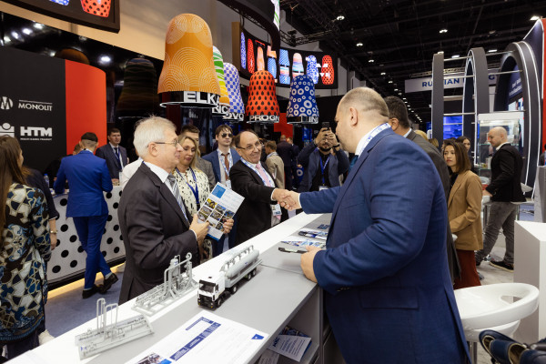 Более 100 b2b-встреч провела команда «Деловой России» на ADIPEC-2022