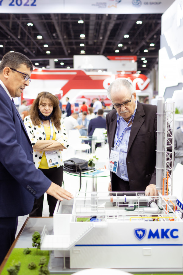 Более 100 b2b-встреч провела команда «Деловой России» на ADIPEC-2022