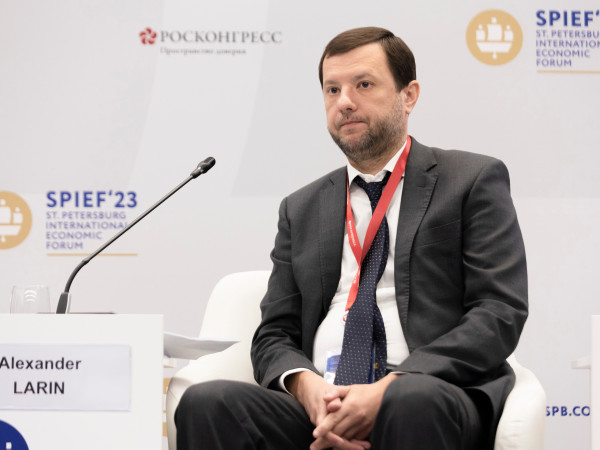 Возможности промышленных кластеров в ОАЭ обсудили на панельной сессии «Деловой России» в стартовый день ПМЭФ-2023