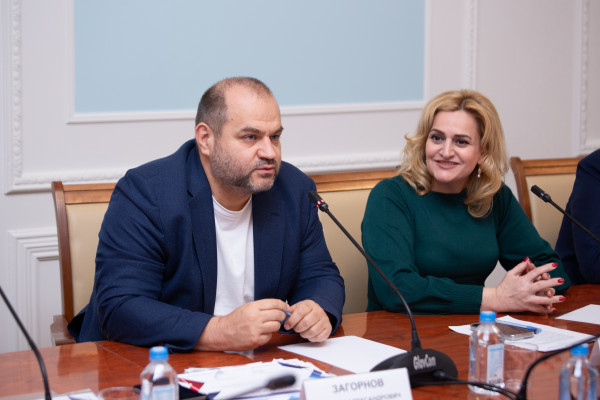 Финальная точка пилотного проекта «Деловой России» и РАНХиГС: Максим Загорнов вручил сертификаты о прохождении стажировки в ОАЭ студентам академии