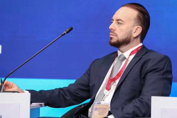 Новые пути технологического взаимодействия России и ОАЭ обсудили на ПМЭФ-2026